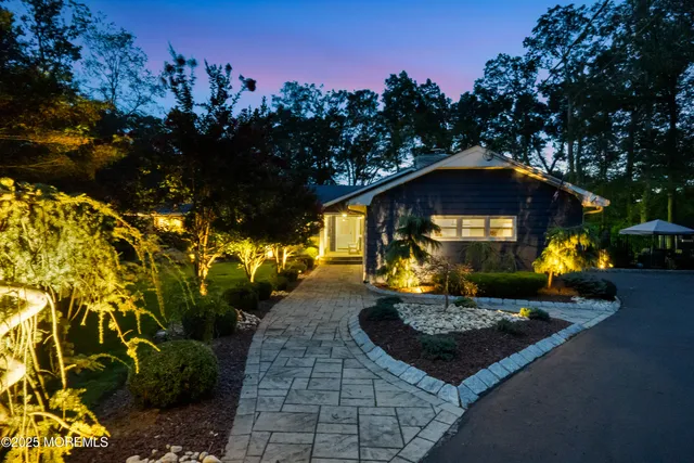 $1,250,000 | 12 Crest Drive, Colts Neck, NJ 07722