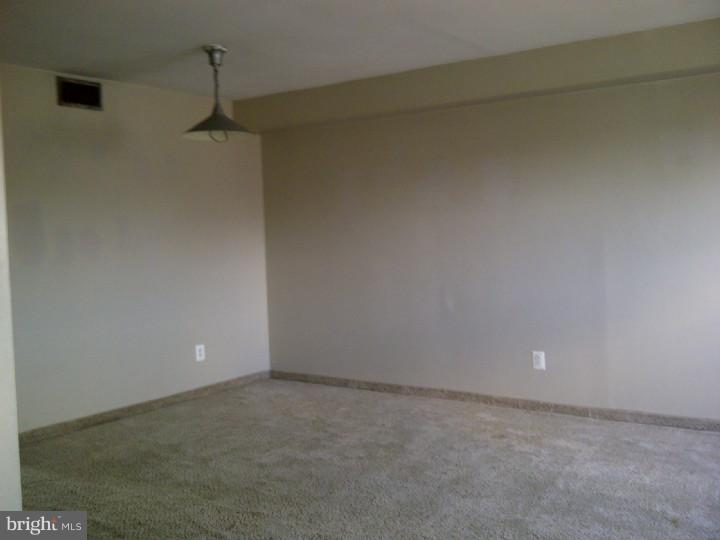 3364 South Keswick Road Philadelphia, PA 19114 - Photo 4 of 24 Gallery Image 4