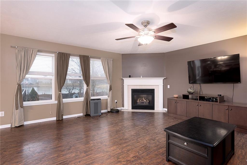 12879 Sinclair Place Fishers, IN 46038 - Photo 3 of 23 Gallery Image 3