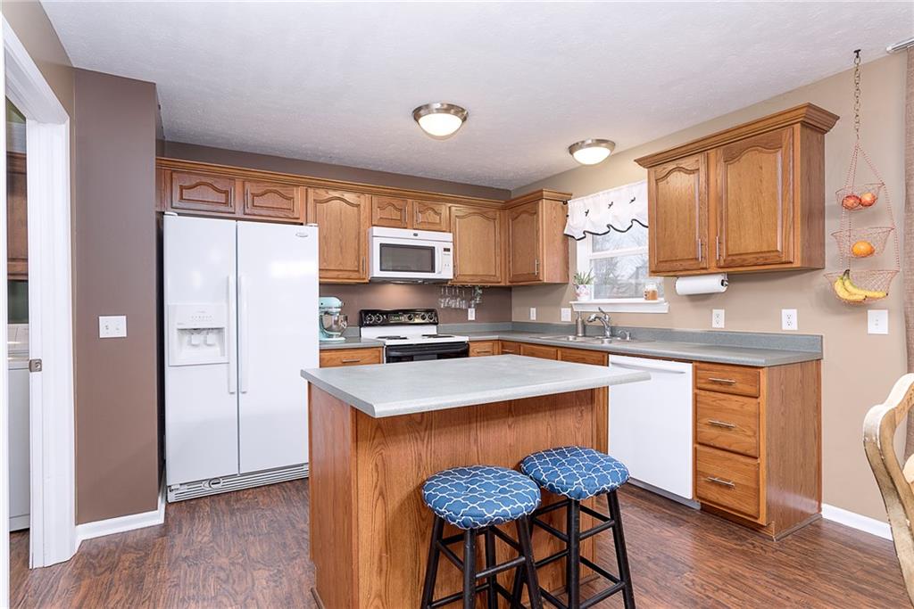 12879 Sinclair Place Fishers, IN 46038 - Photo 6 of 23 Gallery Image 6