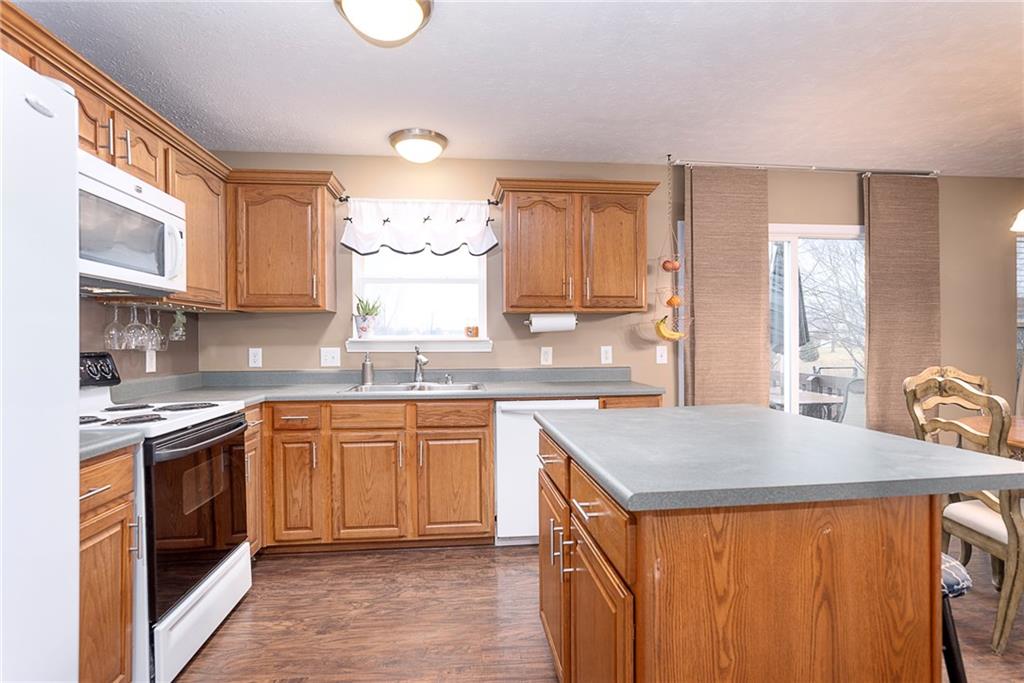 12879 Sinclair Place Fishers, IN 46038 - Photo 7 of 23 Gallery Image 7