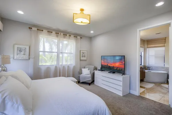 $5,500 | 9602 West 35th Lane, Hialeah, FL 33018