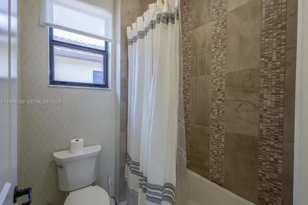 $5,500 | 9602 West 35th Lane, Hialeah, FL 33018