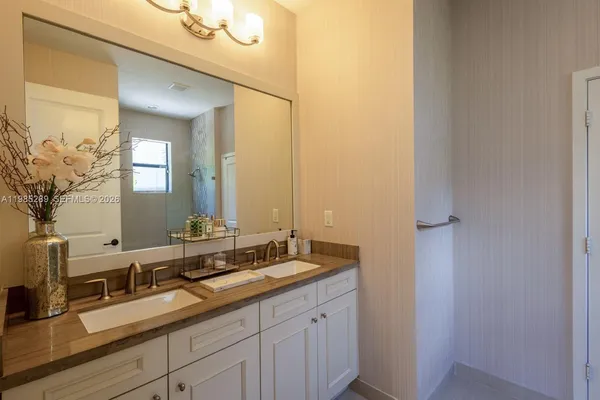 $5,500 | 9602 West 35th Lane, Hialeah, FL 33018