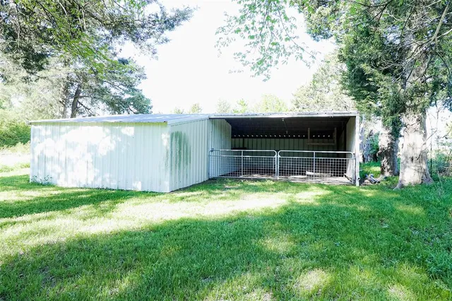 $685,000 | 679 County Road 1465, Bonham, TX 75418