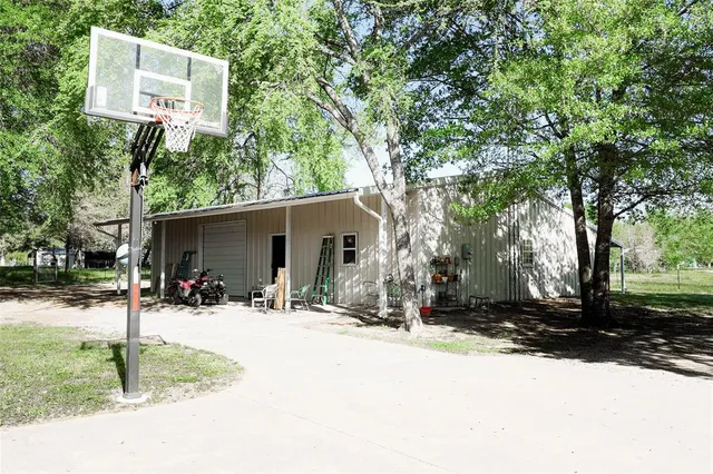 $685,000 | 679 County Road 1465, Bonham, TX 75418