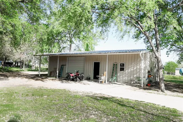 $685,000 | 679 County Road 1465, Bonham, TX 75418