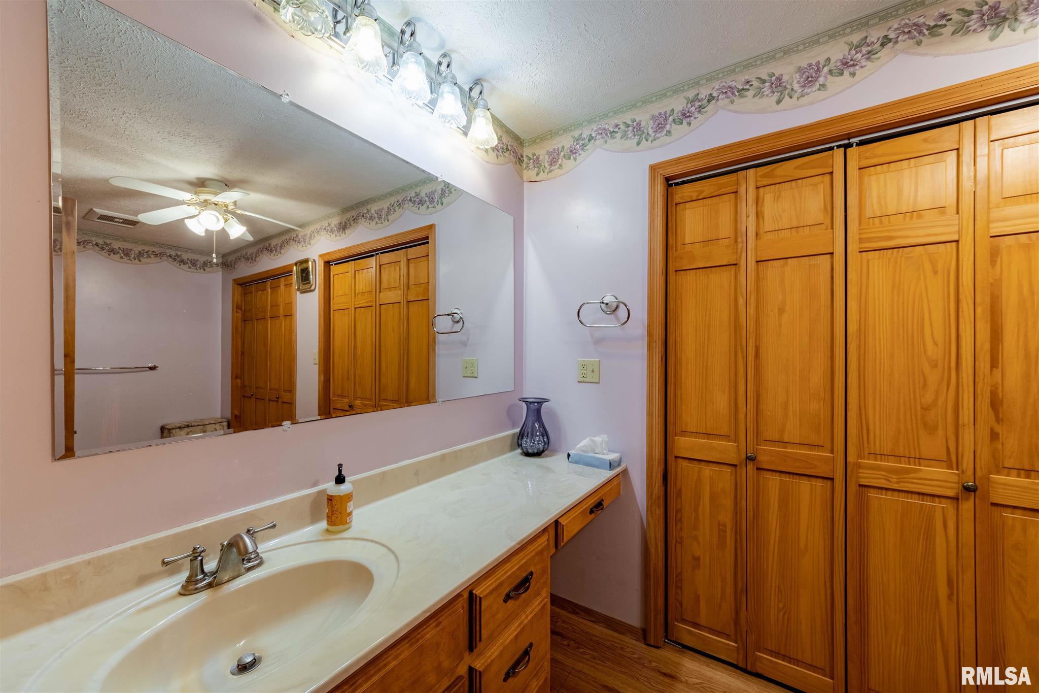 11749 Stotlar Road Marion, IL 62959 - Photo 13 of 23 Gallery Image 13