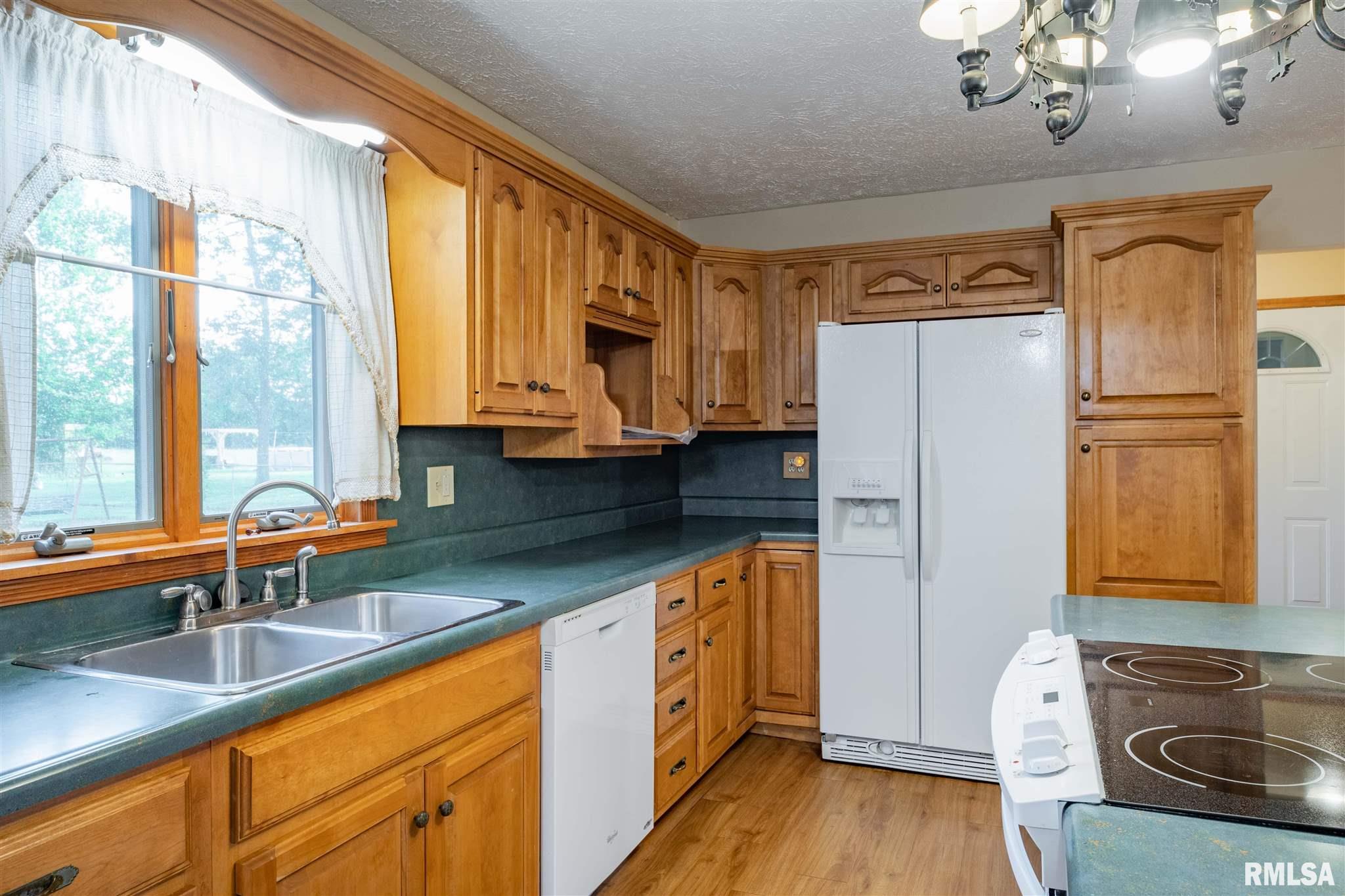 11749 Stotlar Road Marion, IL 62959 - Photo 10 of 23 Gallery Image 10