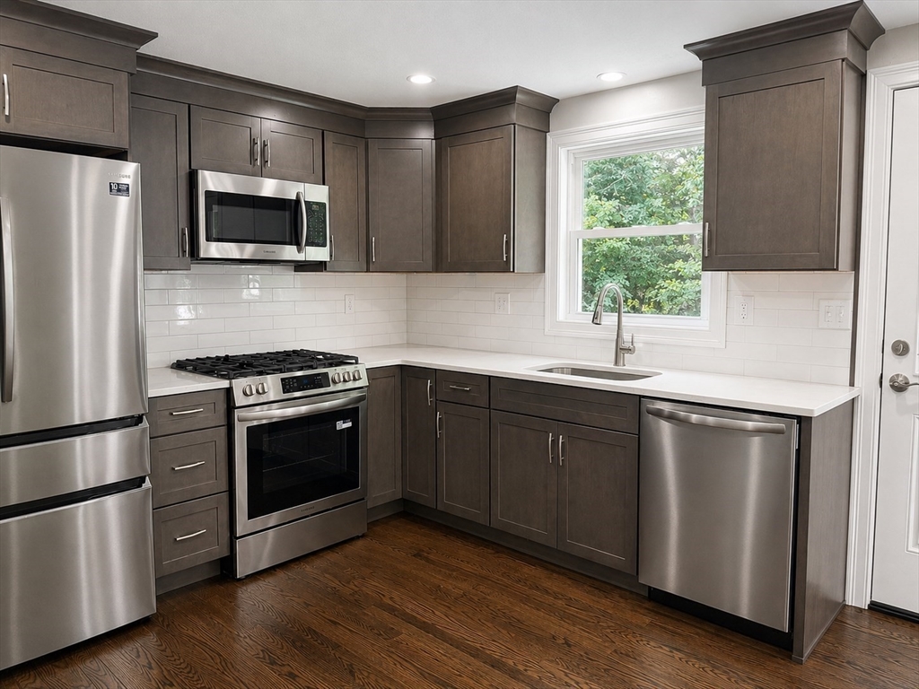 23 Ledgewood Drive Canton, MA 02021 - Photo 3 of 17