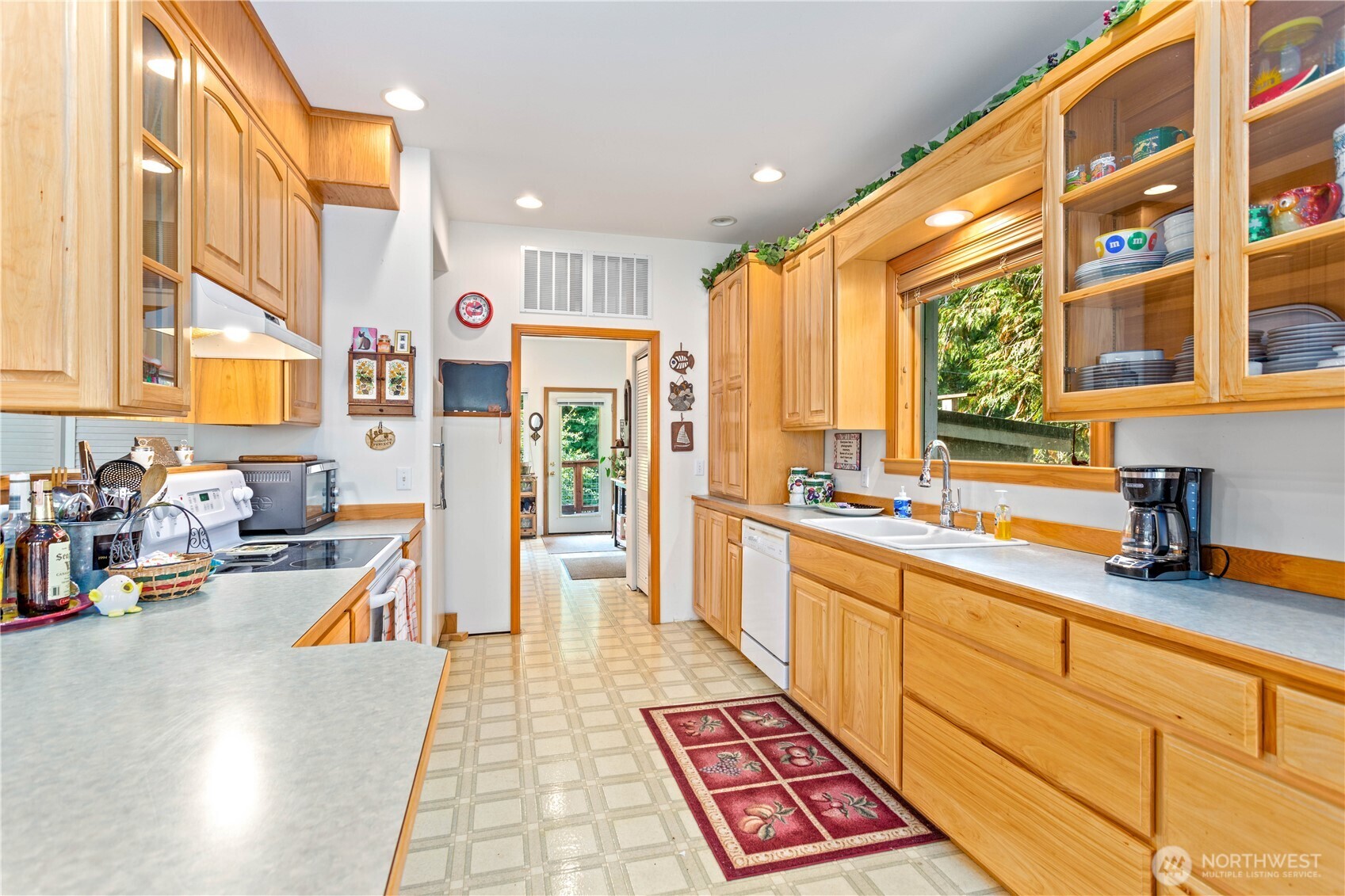 9204 Silver Lake Road Maple Falls, WA 98266 - Photo 10 of 38 Gallery Image 10