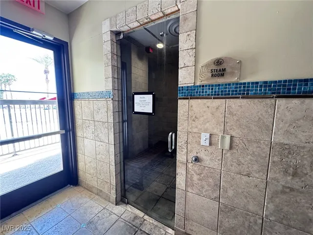 $1,995 | 2405 West Serene Avenue, Unit 517, Las Vegas, NV 89123