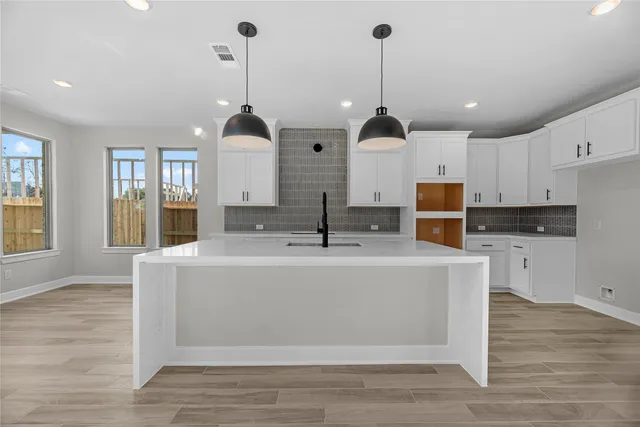 $704,983 | 1555 Timber Woods Drive, Missouri City, TX 77459