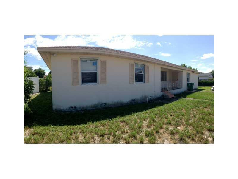 957 West 6th Street Riviera Beach, FL 33404 - Photo 1 of 3 Exterior Front