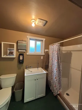 $995,000 | 809 River Pointe Lane, Lenore, ID 83541