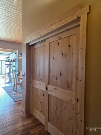 $995,000 | 809 River Pointe Lane, Lenore, ID 83541