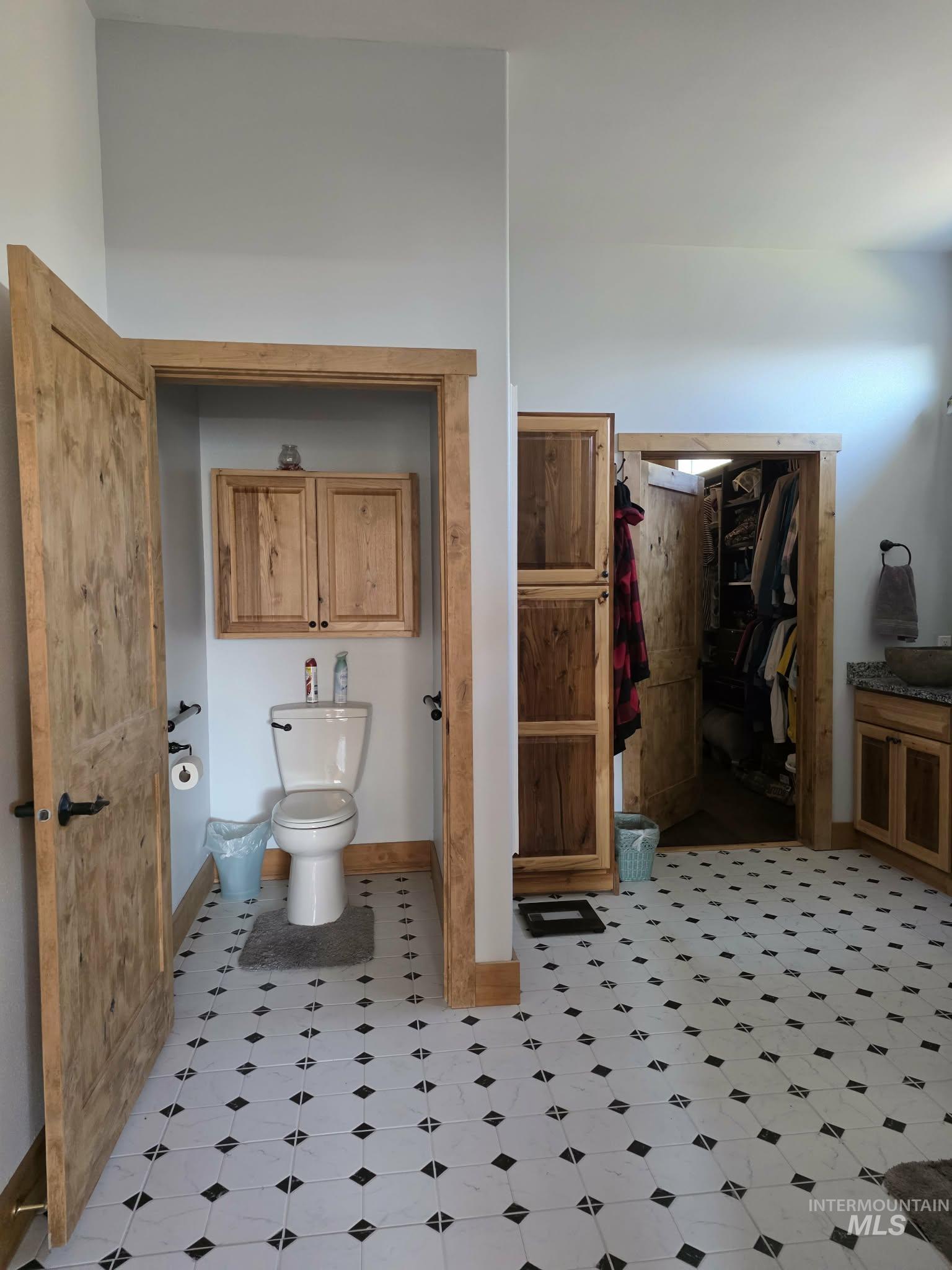 809 River Pointe Lane Lenore, ID 83541 - Photo 33 of 43 Bathroom featuring toilet and light floors