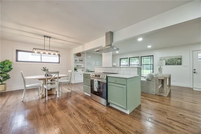 $429,000 | 6928 Russell Street, Overland Park, KS 66204