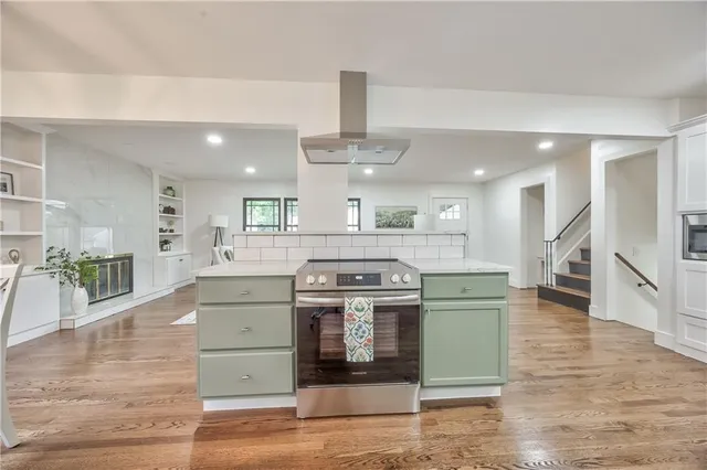 $429,000 | 6928 Russell Street, Overland Park, KS 66204