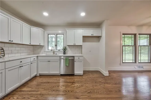 $429,000 | 6928 Russell Street, Overland Park, KS 66204