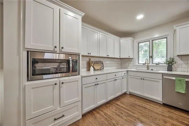 $429,000 | 6928 Russell Street, Overland Park, KS 66204