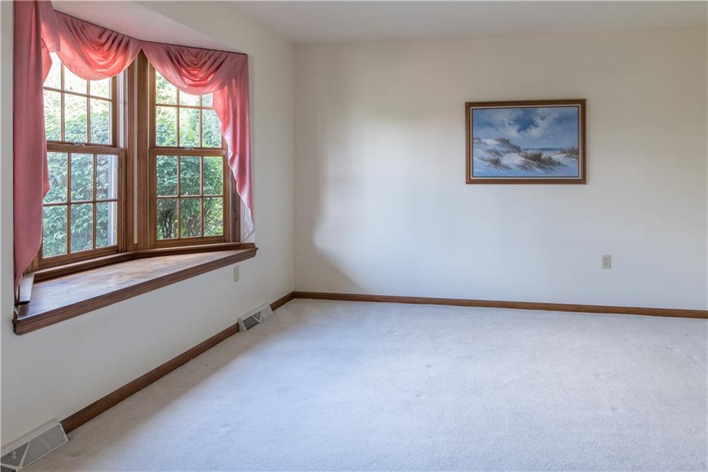 286 Grange Road McDonald, PA 15057 - Photo 4 of 25 Gallery Image 4