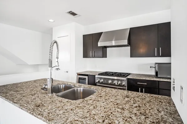 $2,450 | 2936 Commerce Street, Houston, TX 77003