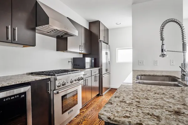 $2,450 | 2936 Commerce Street, Houston, TX 77003