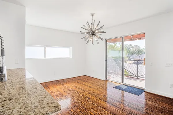 $2,450 | 2936 Commerce Street, Houston, TX 77003