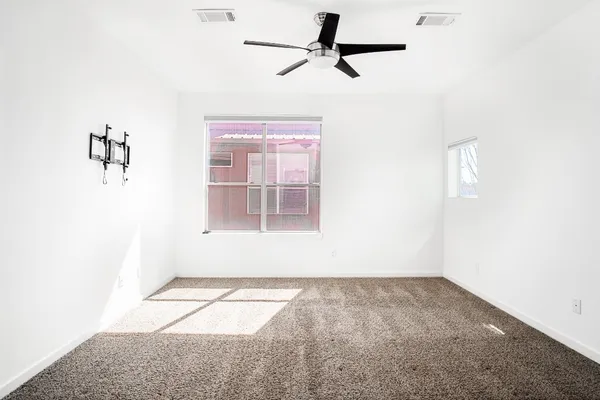 $2,450 | 2936 Commerce Street, Houston, TX 77003