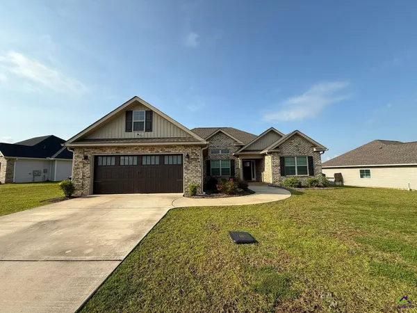 $2,350 | 313 Creek Ridge Drive, Warner Robins, GA 31088