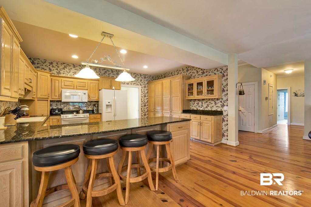 11001 McKenzie Road Fairhope, AL 36532 - Photo 8 of 32 Breakfast Bar