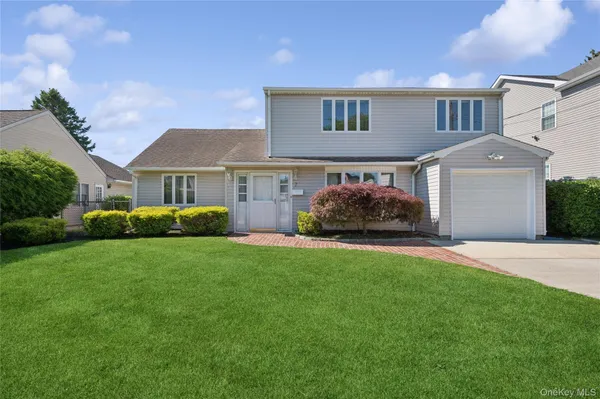 $859,000 | 7 Blanche Street, Plainview, NY 11803