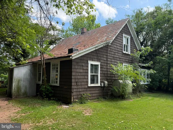 $399,900 | 10023 Lake Jackson Drive, Manassas, VA 20111