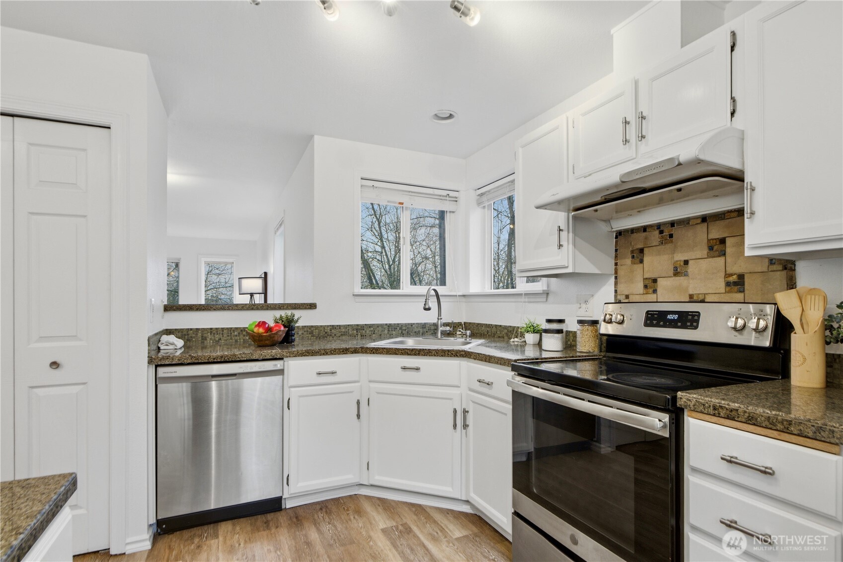 833 Southwest Sunset Boulevard, Unit J51 Renton, WA 98057 - Photo 19 of 28
