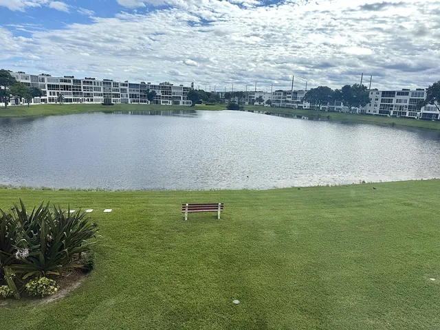 $175,000 | 3087 Oakridge U, Deerfield Beach, FL 33442