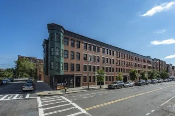 $4,200 | 51 Chelsea Street, Unit 1, Boston, MA 02128