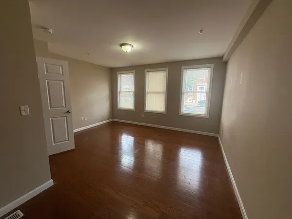 $4,200 | 51 Chelsea Street, Unit 1, Boston, MA 02128