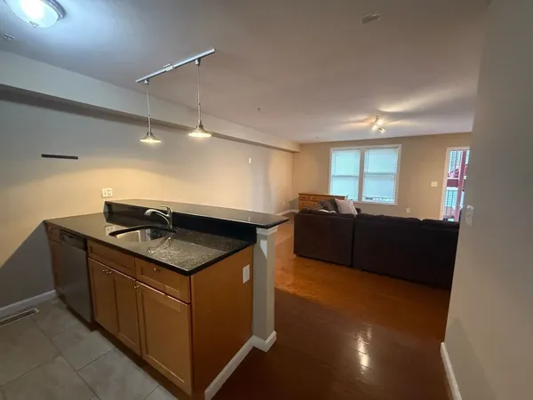 $4,200 | 51 Chelsea Street, Unit 1, Boston, MA 02128
