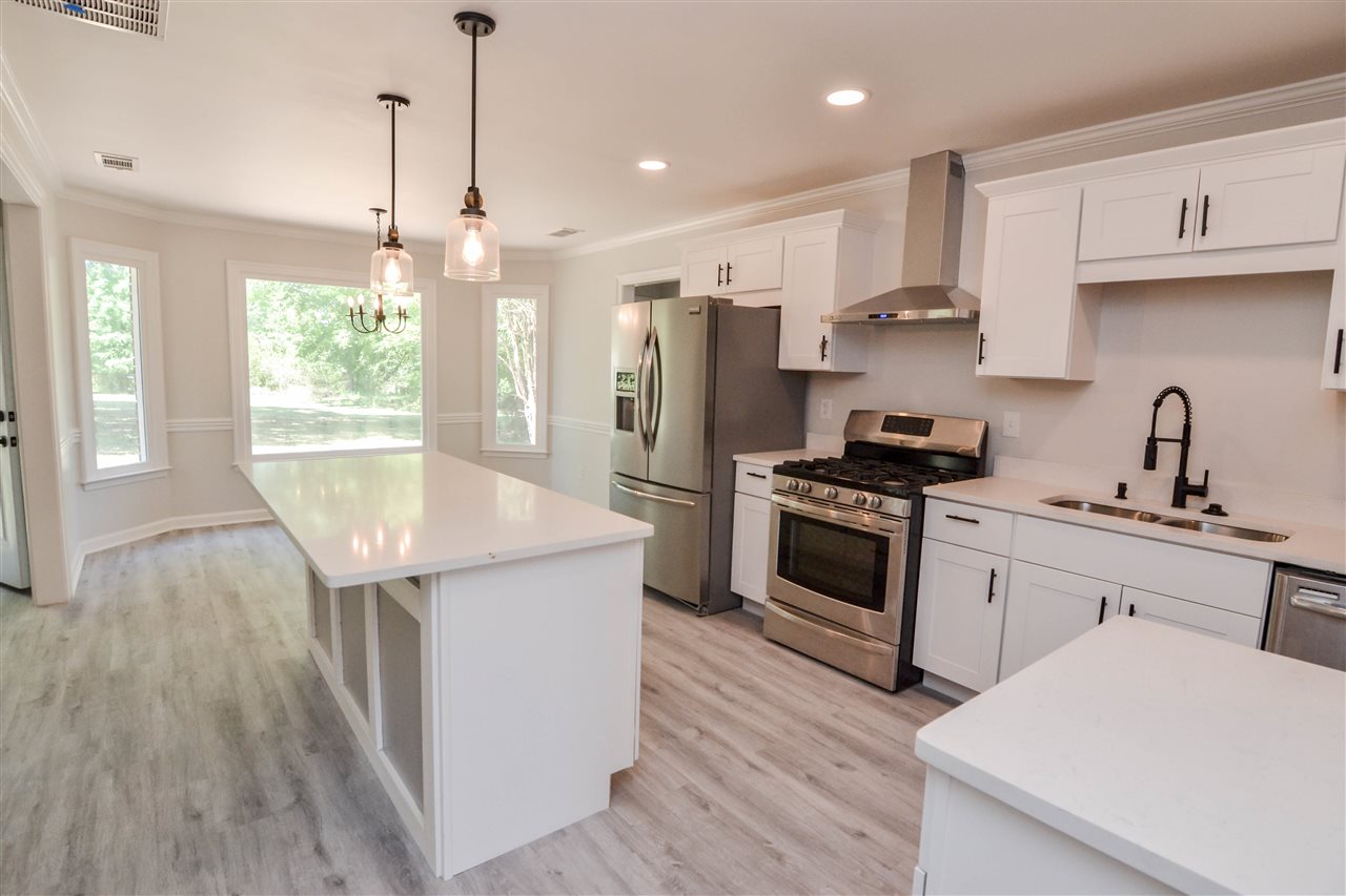 4085 Sunny Meadows Road Bartlett, TN 38135 - Photo 4 of 25 Island w/Bar Seating