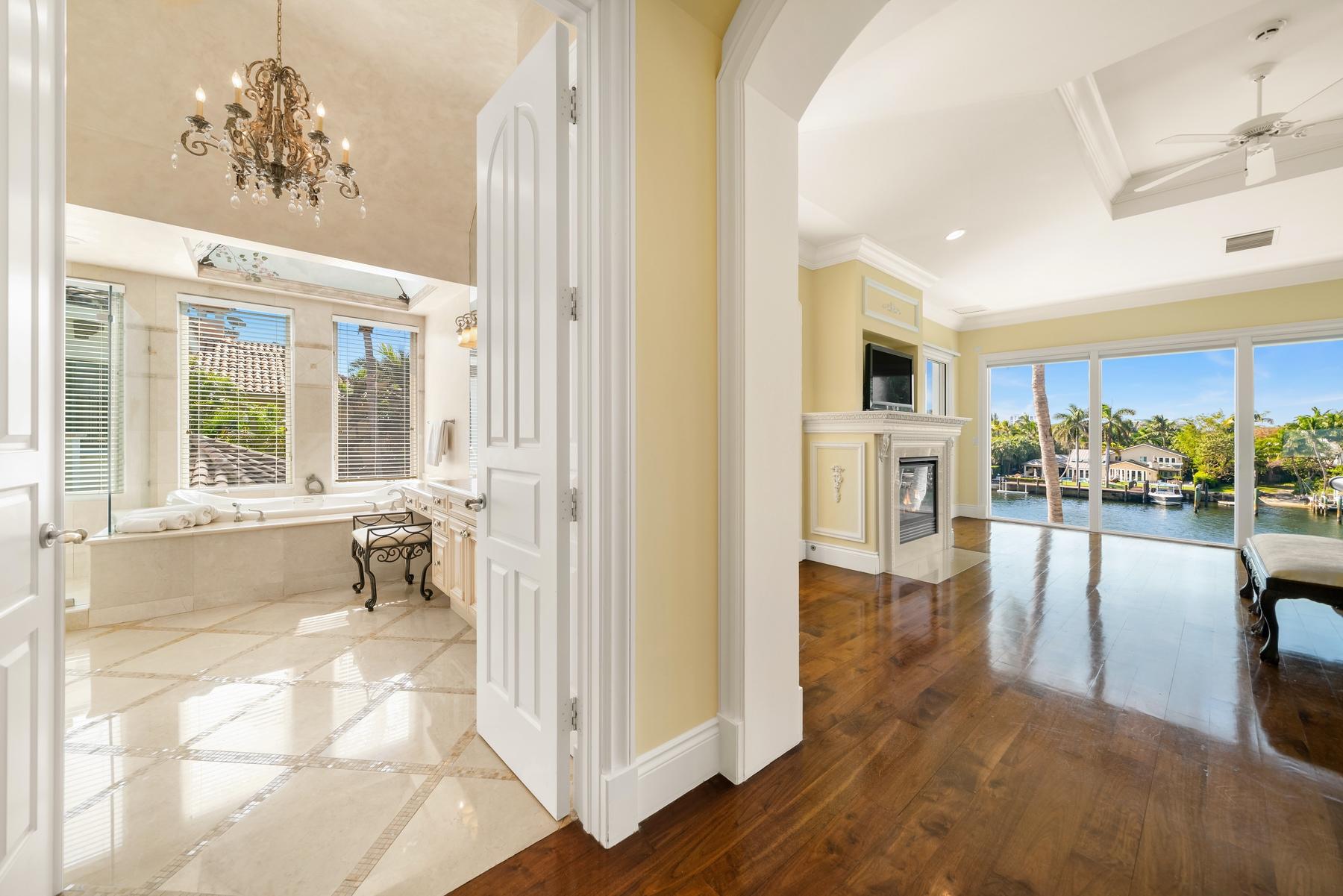 333 Northeast Spanish Trail Boca Raton, FL 33432 - Photo 24 of 57 Primary bedroom