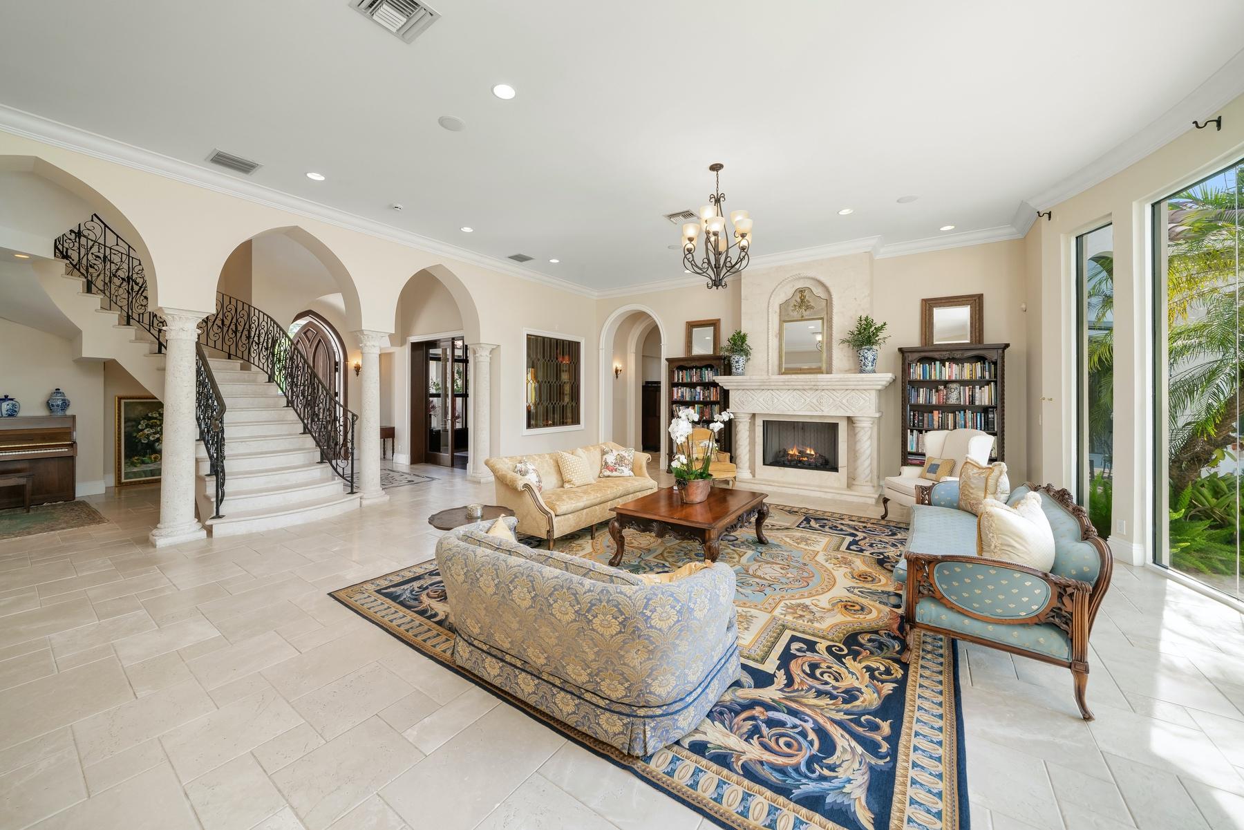 333 Northeast Spanish Trail Boca Raton, FL 33432 - Photo 8 of 57 Living Room