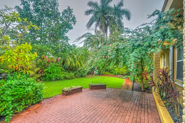 $6,200 | 216 32nd Street, West Palm Beach, FL 33407