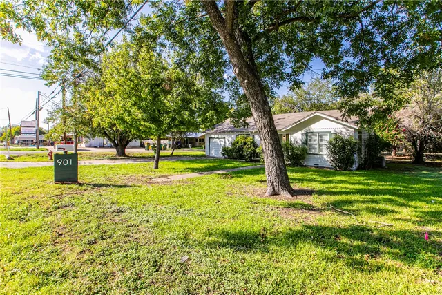 $168,900 | 901 Avenue C, Valley Mills, TX 76689