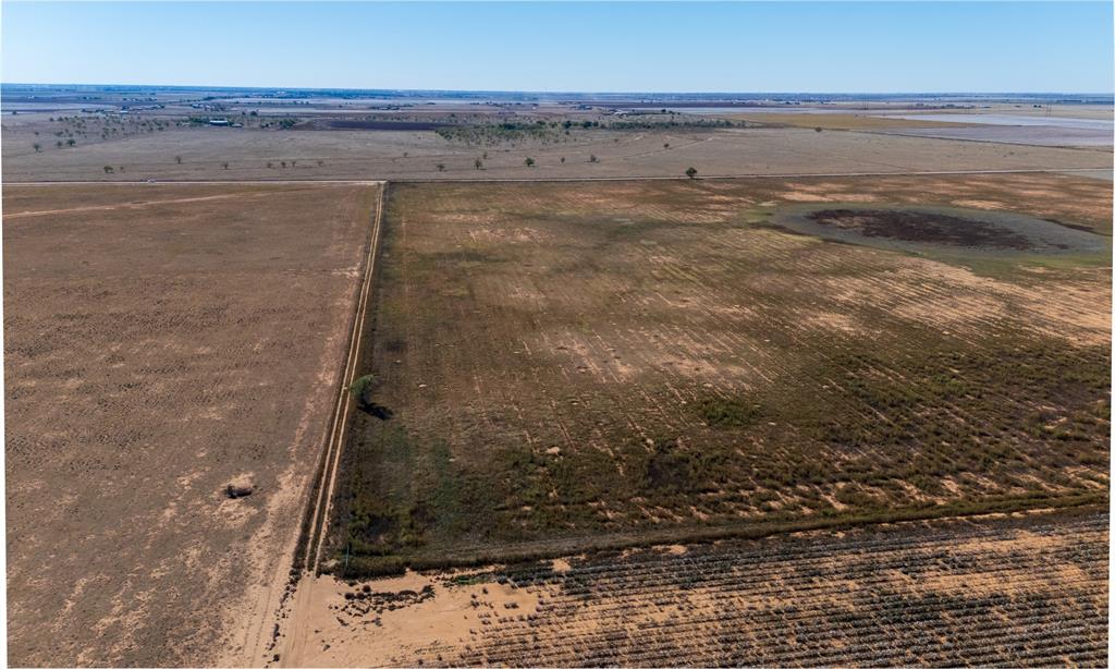0 C R 5400 Shallowater, TX 79363 - Photo 11 of 20 a view of a bathroom