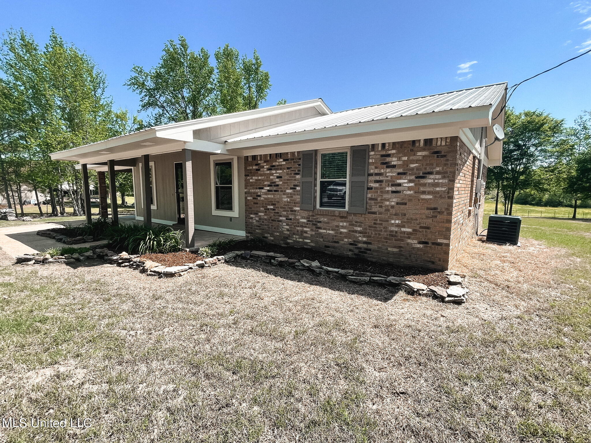 2928 Sycamore Road Coldwater, MS 38618 - Photo 1 of 14 265DE861-E3A7-48D6-A885-54B84641A6D8
