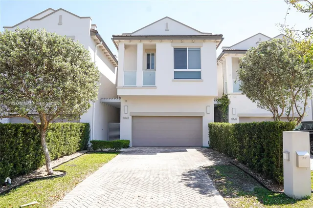 $1,280,000 | 11843 Southwest 81st Road, Pinecrest, FL 33156
