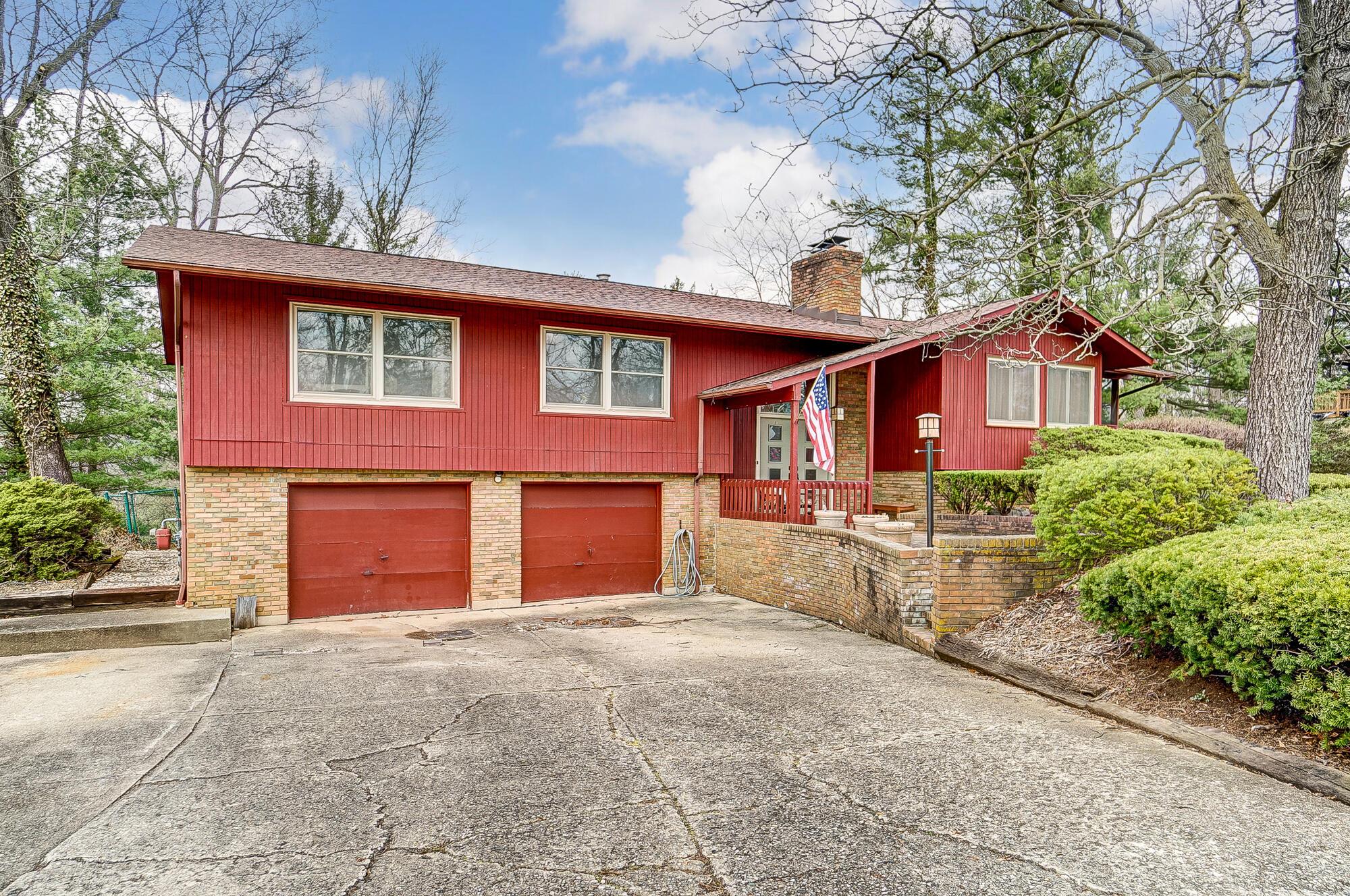 5944 Whitman Road Columbus, OH 43213 - Photo 2 of 67 004
