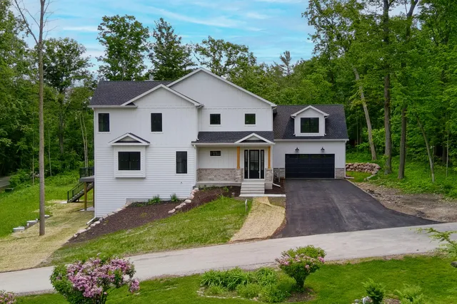 $1,300,000 | N2692 Forest Drive, Geneva, WI 53147