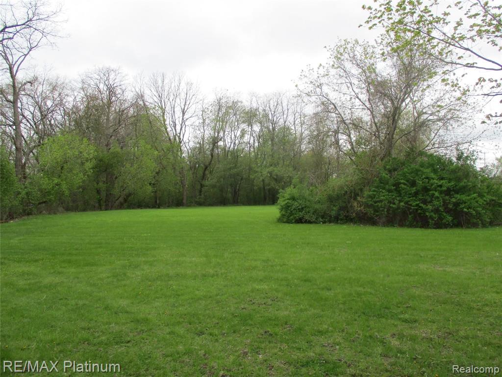 5035 Flushing Road Flushing, MI 48433 - Photo 4 of 31